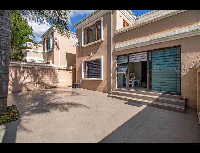 3 BEDROOM TOWNHOUSE FOR SALE IN LONEHILL